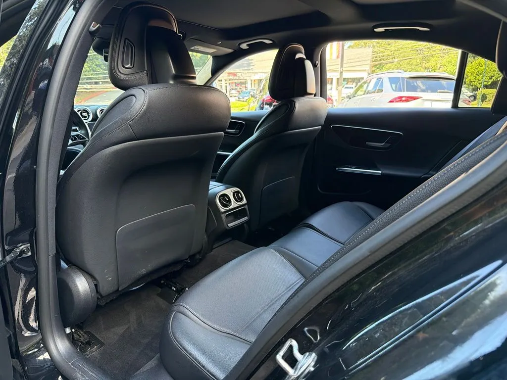 Mercedes-Benz C-Class photo 30
