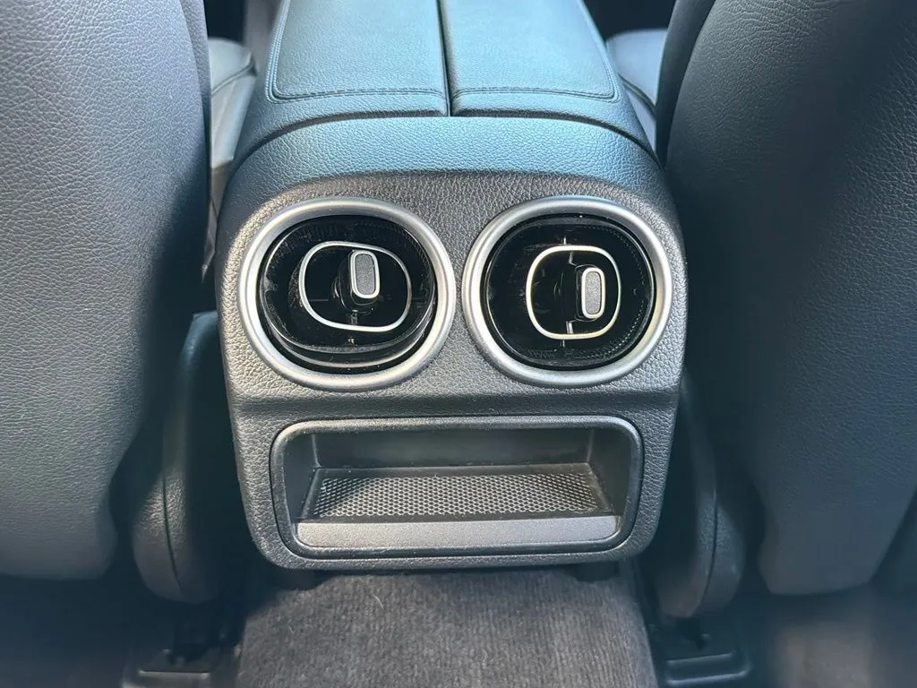 Mercedes-Benz C-Class photo 49