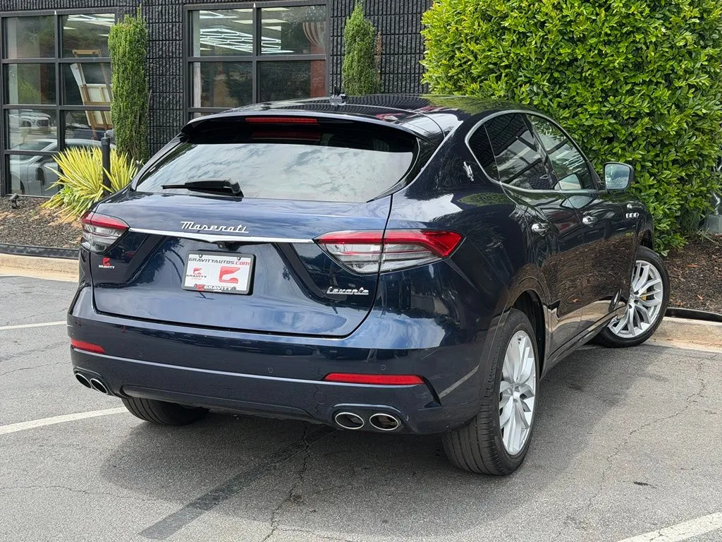 Maserati Levante photo 12