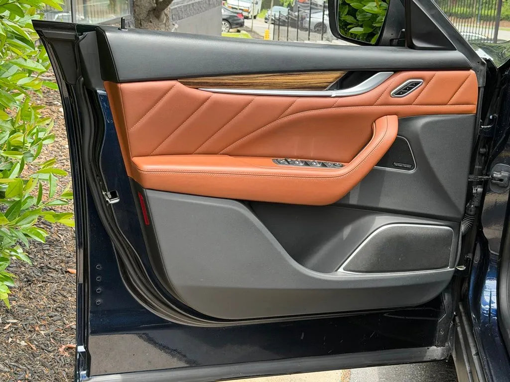 Maserati Levante photo 29
