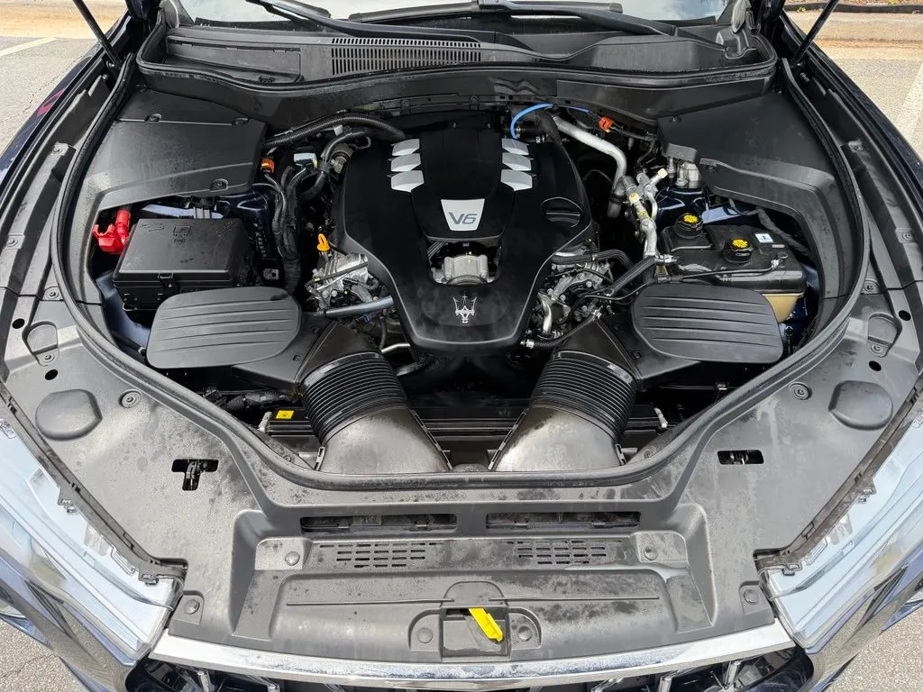 Maserati Levante photo 6