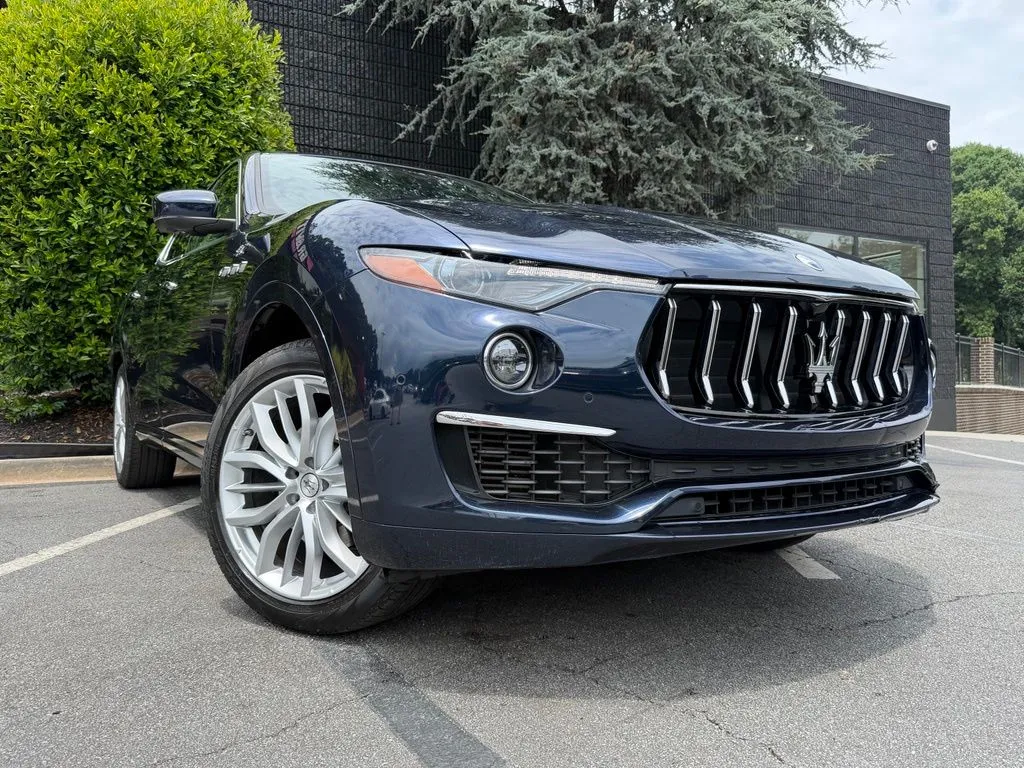 Maserati Levante photo 8