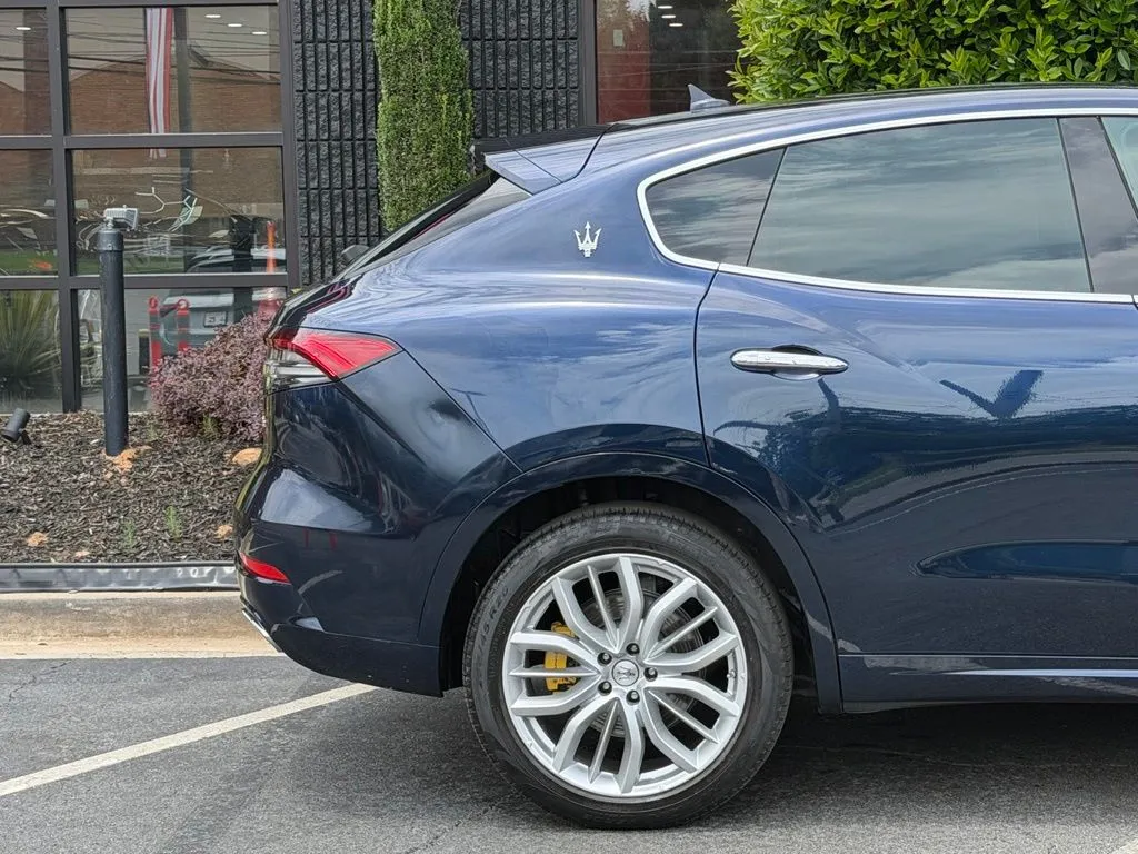Maserati Levante photo 22