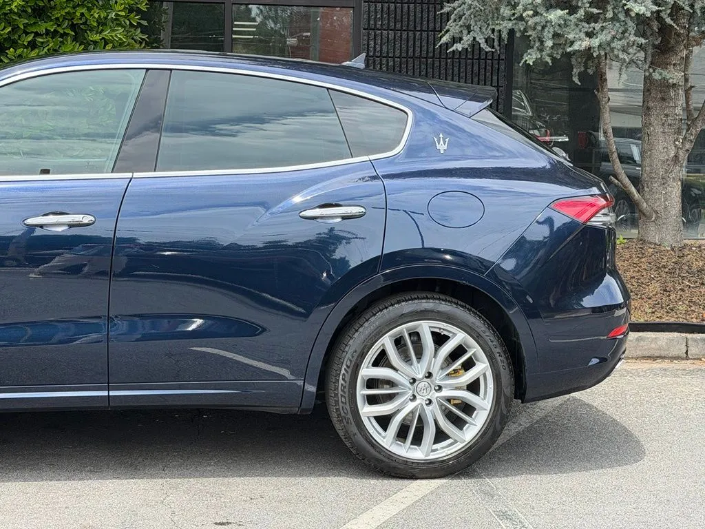 Maserati Levante photo 11