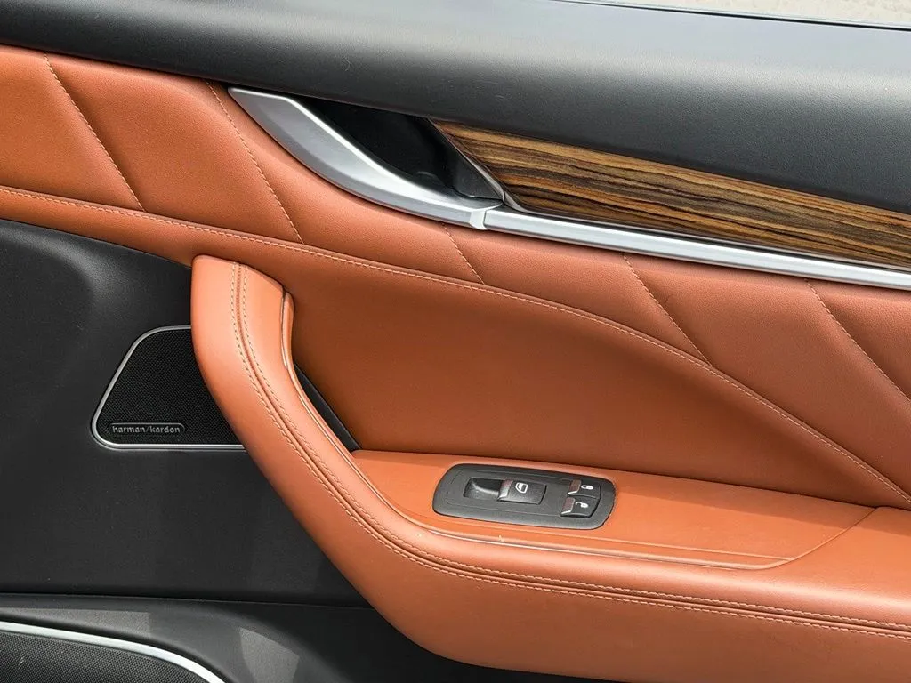 Maserati Levante photo 38