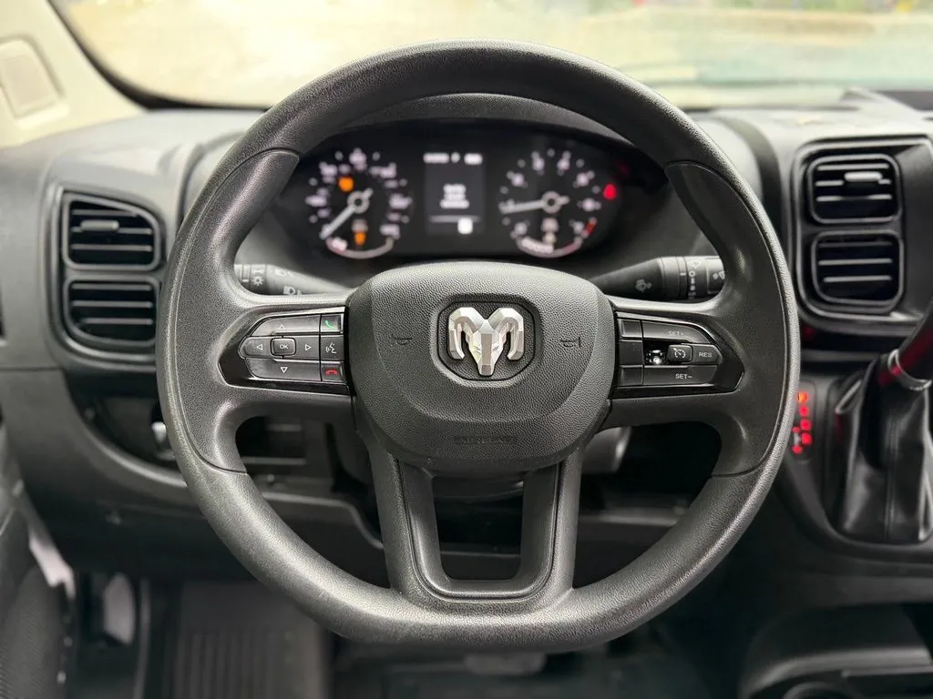 Ram ProMaster 2500 photo 37