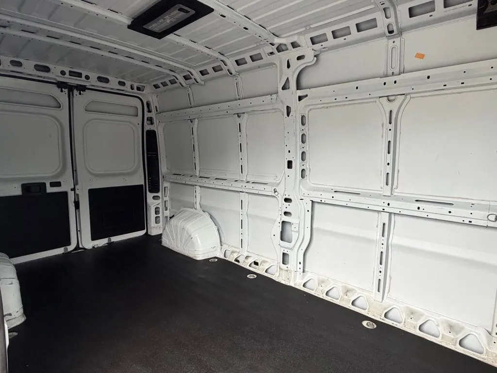 Ram ProMaster 2500 photo 32