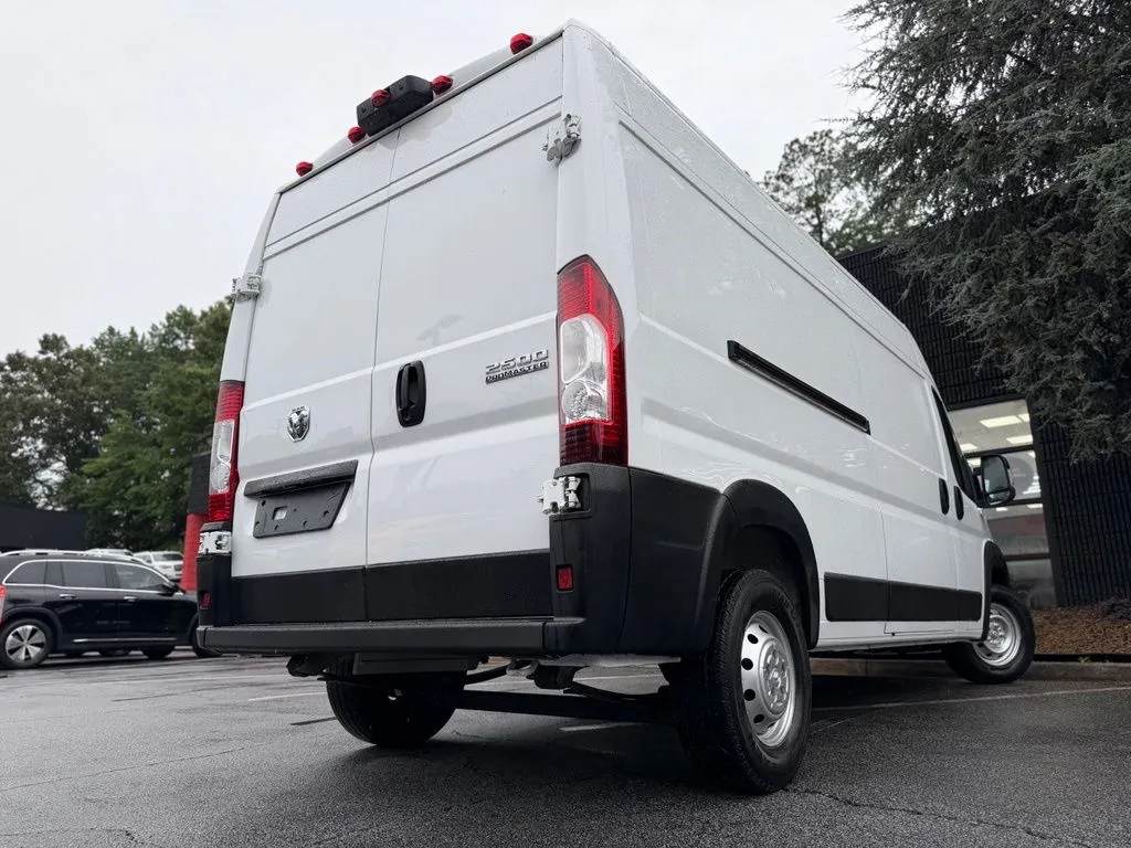 Ram ProMaster 2500 photo 13