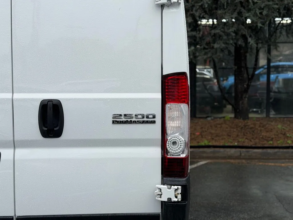 Ram ProMaster 2500 photo 16