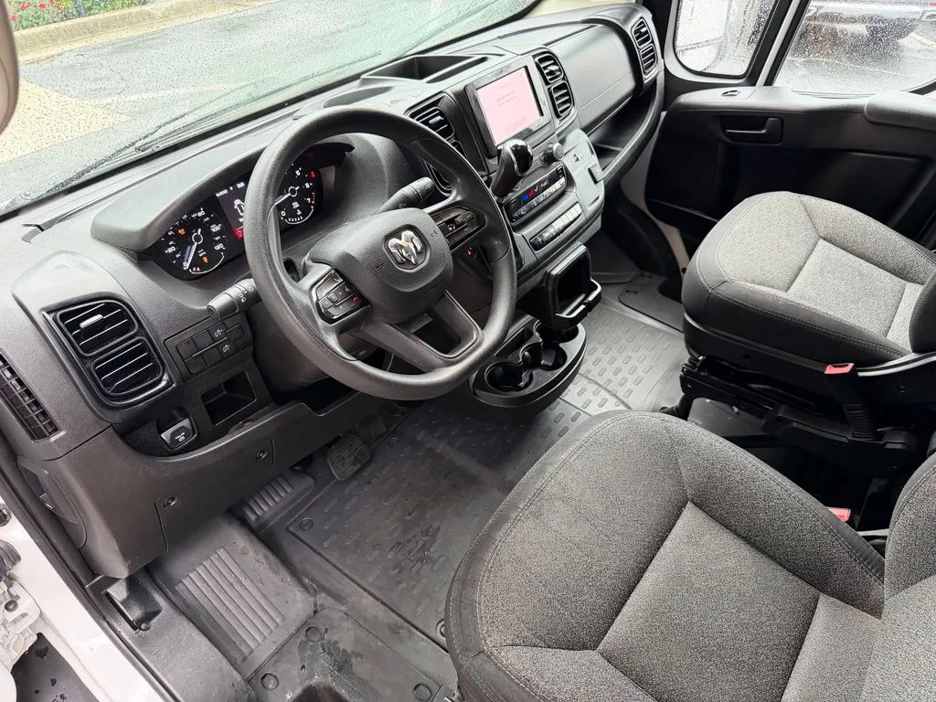 Ram ProMaster 2500 photo 26