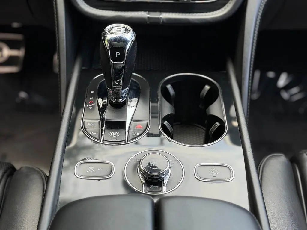 Bentley Bentayga photo 49
