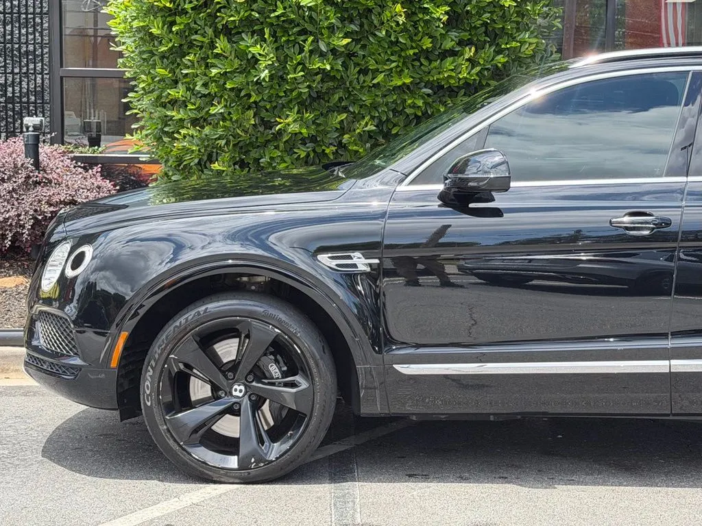 Bentley Bentayga photo 10