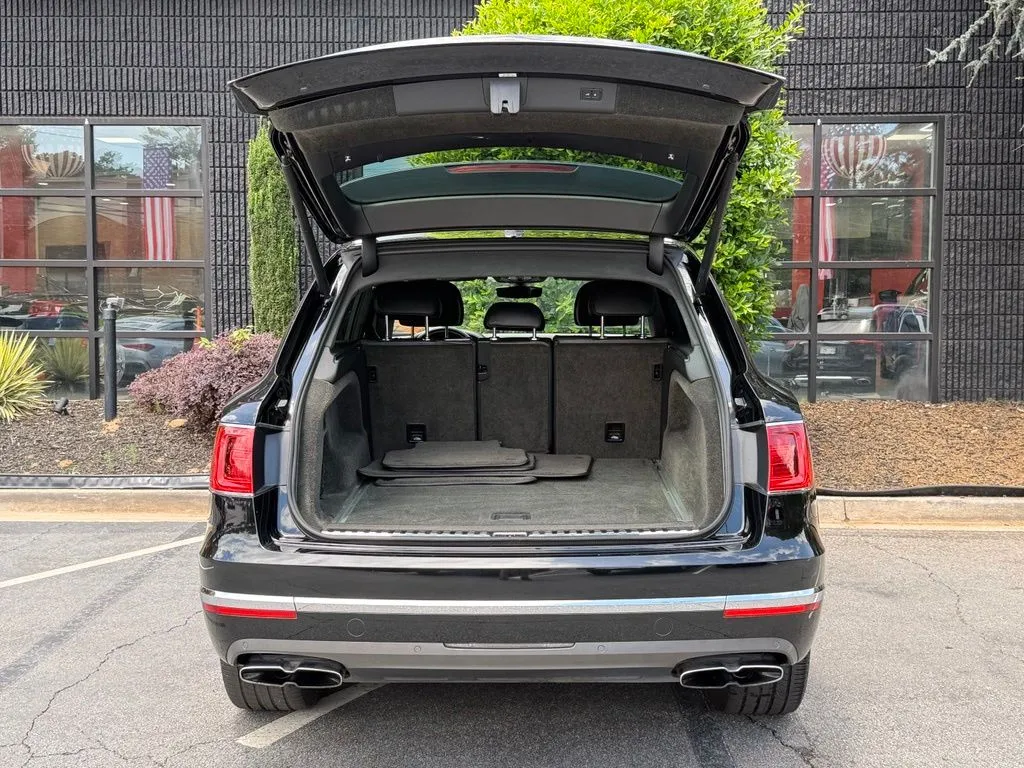 Bentley Bentayga photo 17
