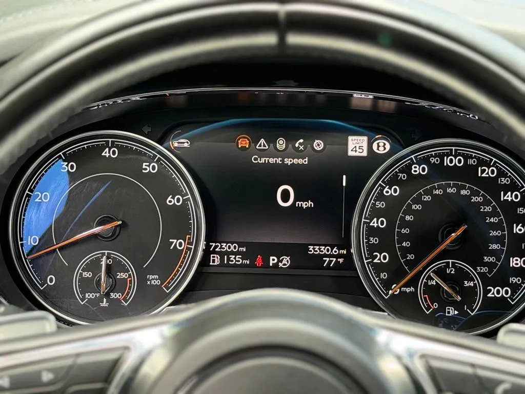 Bentley Bentayga photo 47