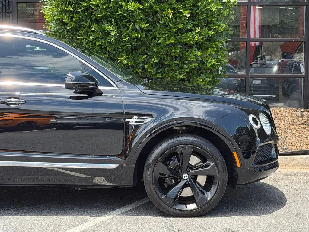 Bentley Bentayga photo 23