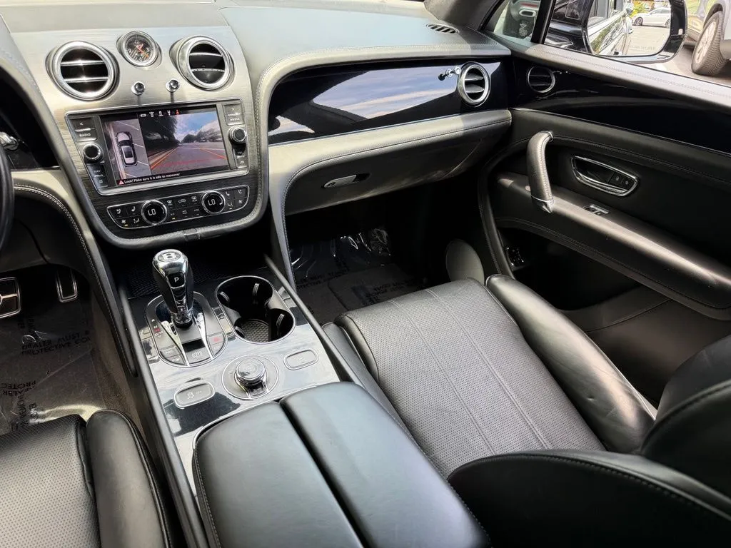Bentley Bentayga photo 43