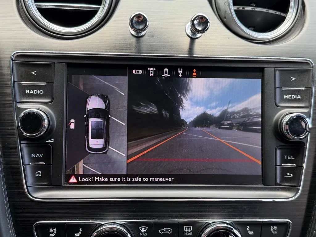Bentley Bentayga photo 54