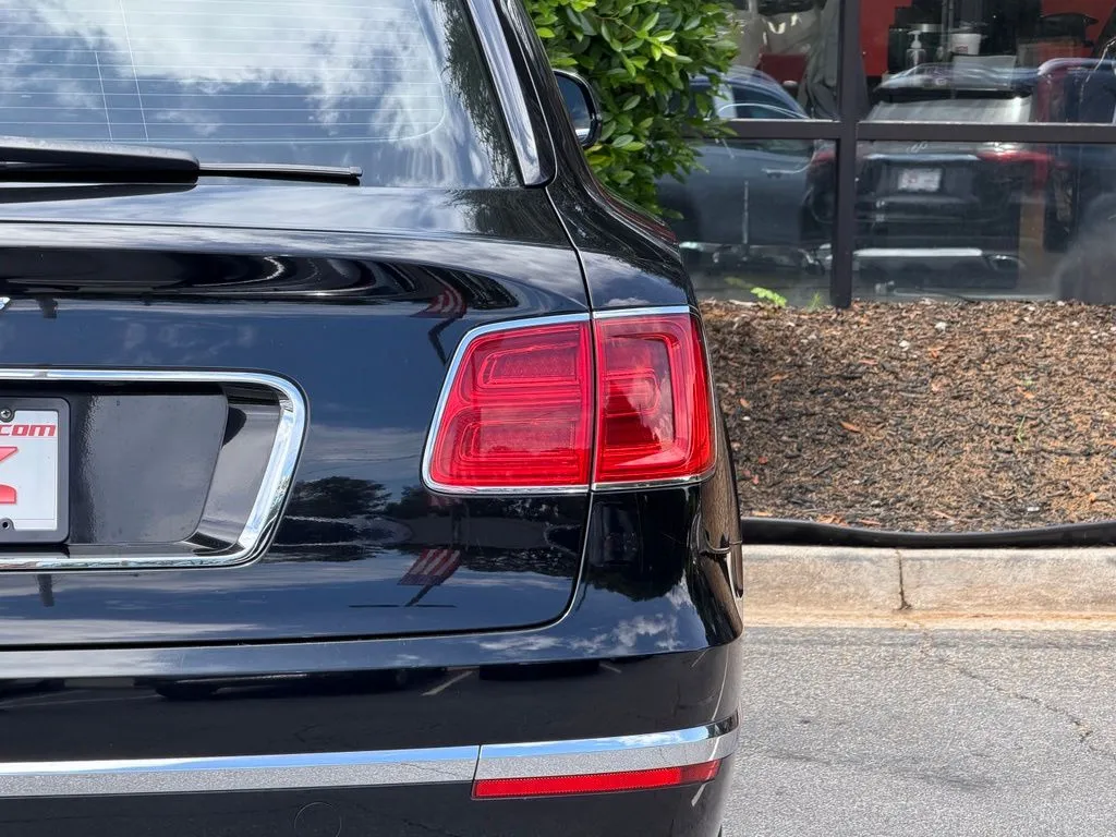 Bentley Bentayga photo 16