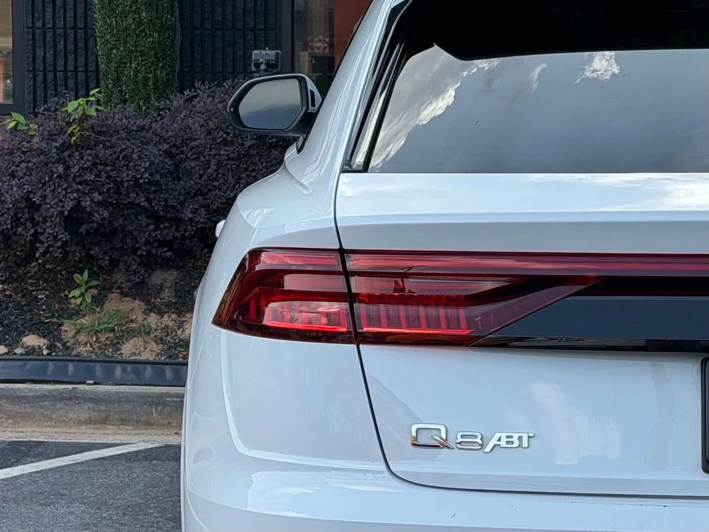 Audi Q8 photo 15