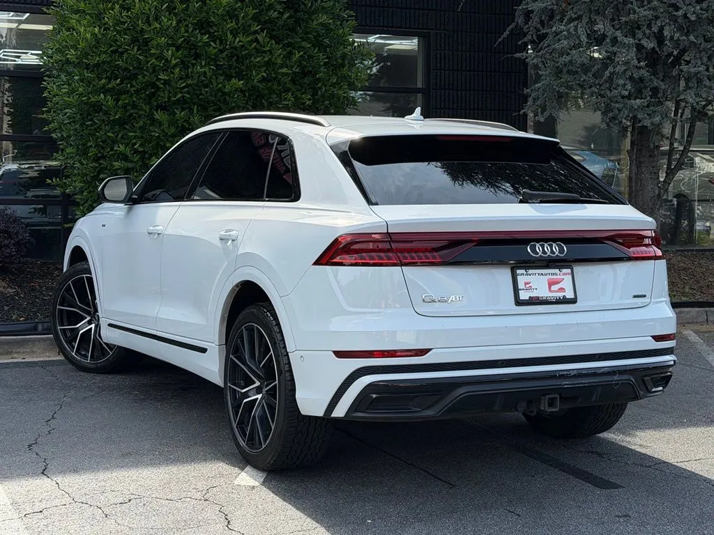 Audi Q8 photo 19