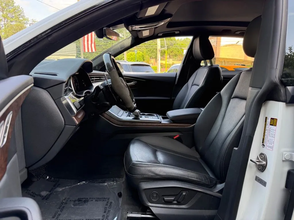 Audi Q8 photo 25