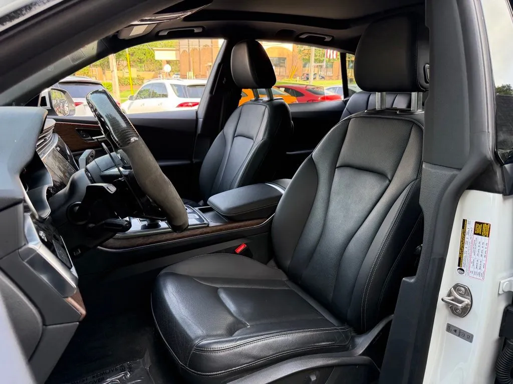 Audi Q8 photo 26