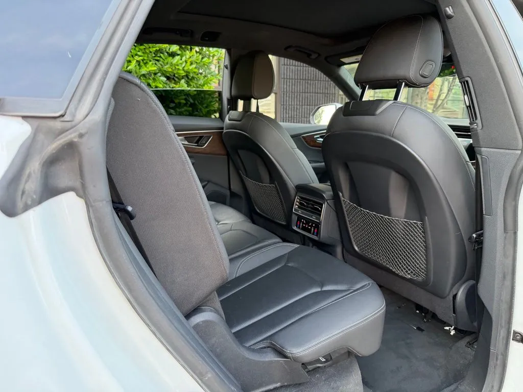 Audi Q8 photo 39