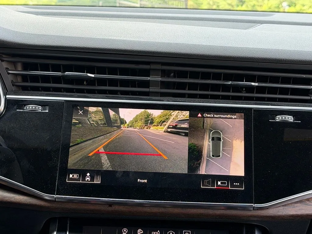 Audi Q8 photo 48