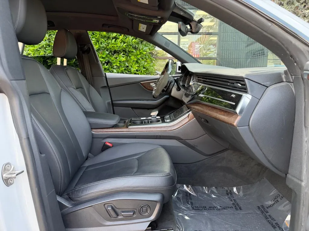 Audi Q8 photo 34