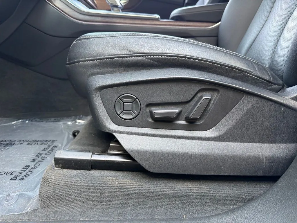 Audi Q8 photo 27