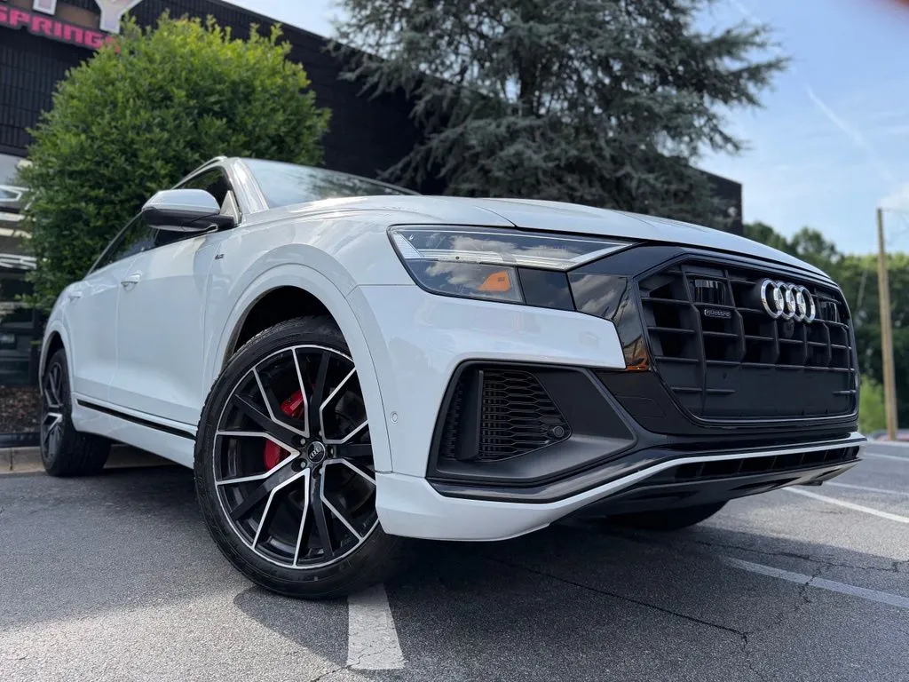 Audi Q8 photo 8
