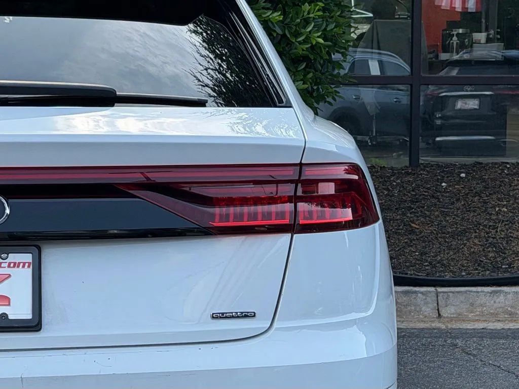 Audi Q8 photo 16