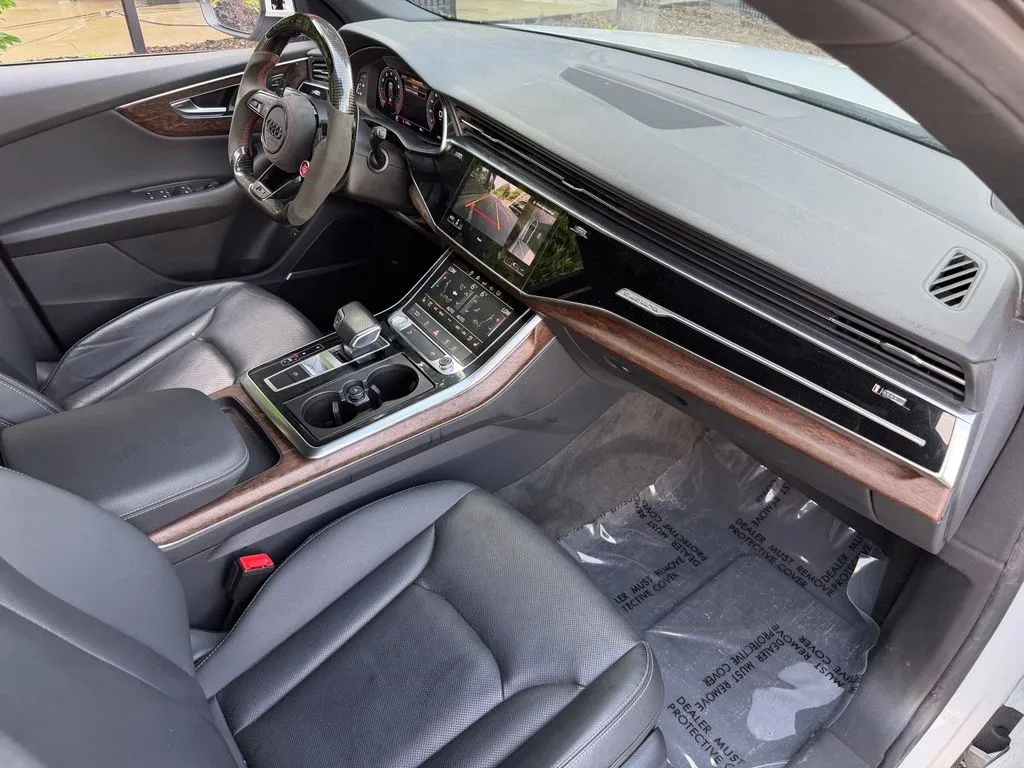 Audi Q8 photo 33