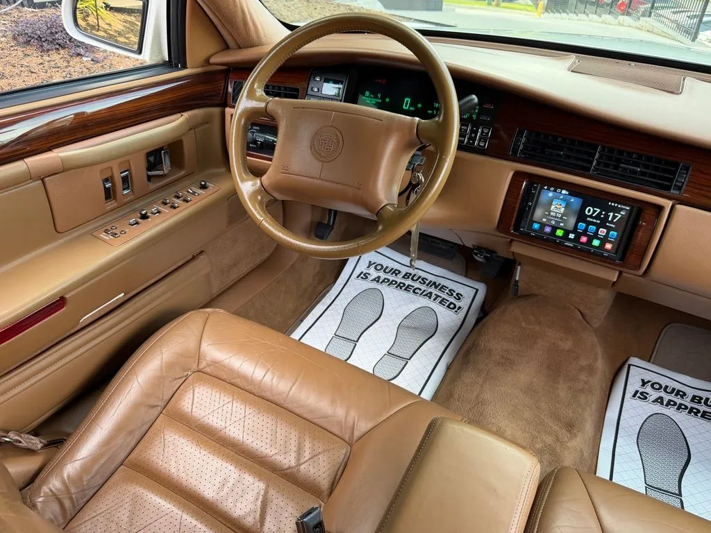 Cadillac DeVille photo 42