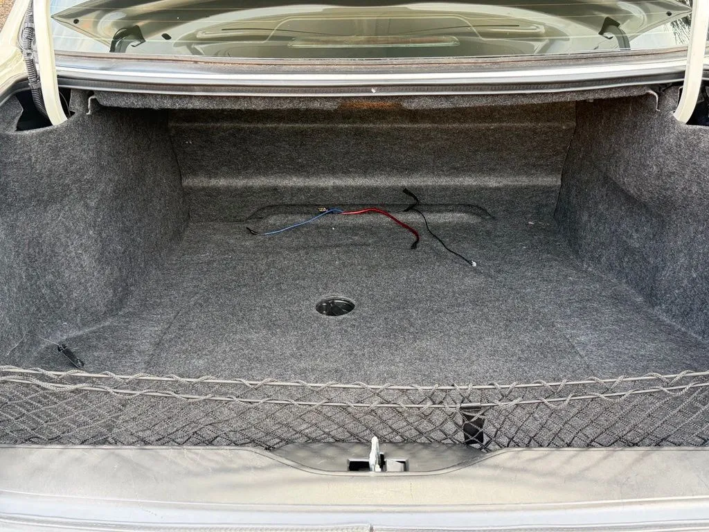 Cadillac DeVille photo 18