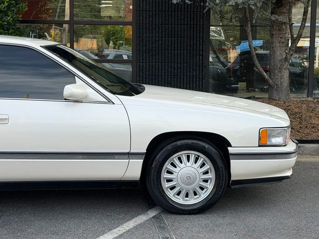 Cadillac DeVille photo 23