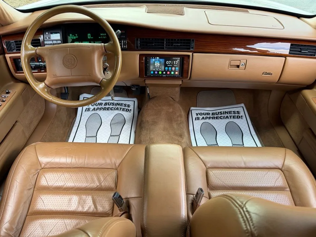 Cadillac DeVille photo 41