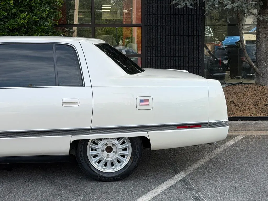 Cadillac DeVille photo 11
