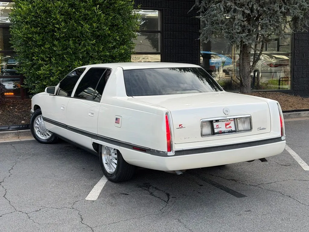 Cadillac DeVille photo 19