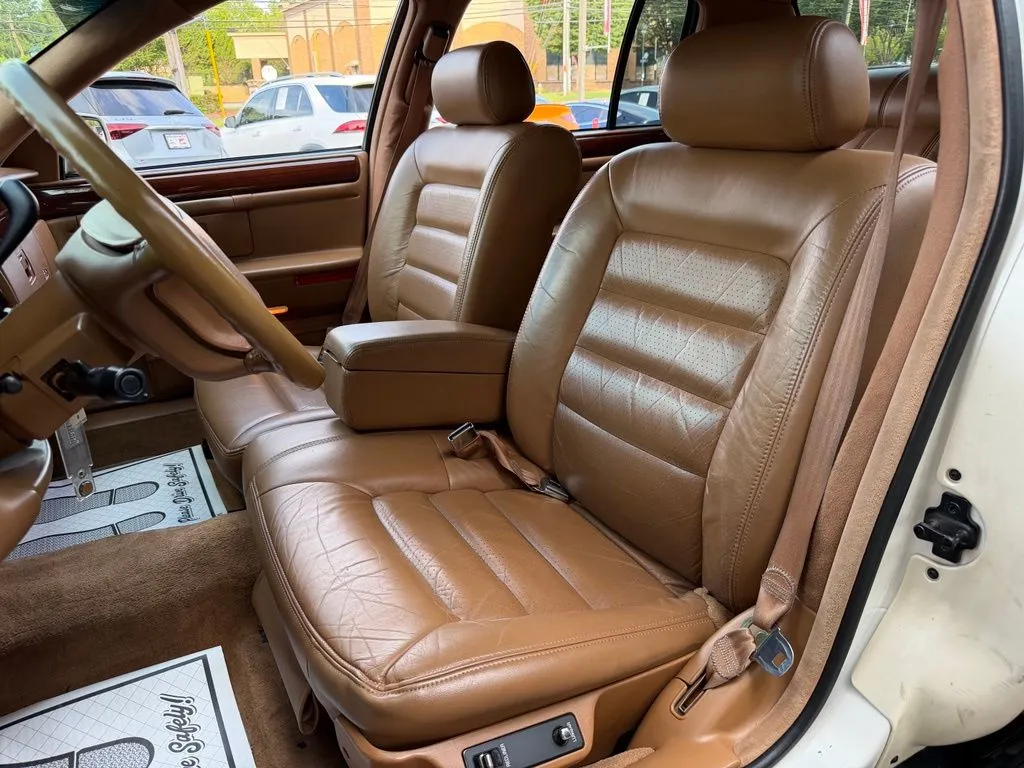 Cadillac DeVille photo 26