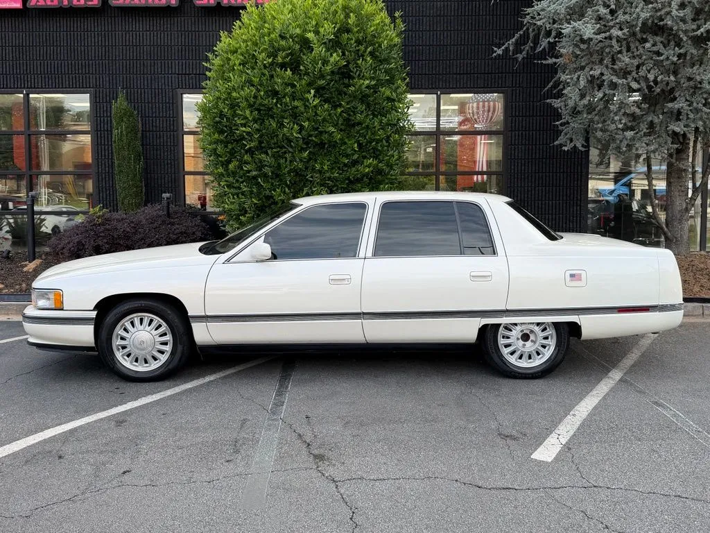 Cadillac DeVille photo 9