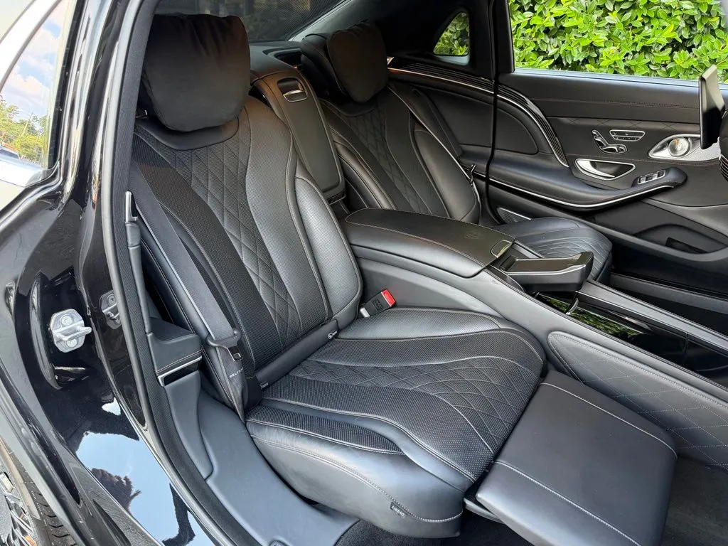 Mercedes-Benz S-Class photo 38