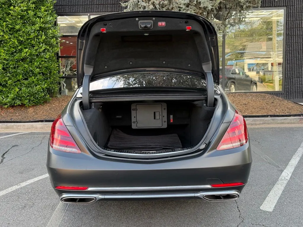 Mercedes-Benz S-Class photo 17