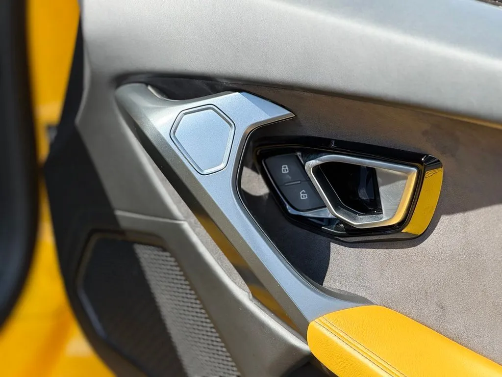 Lamborghini Huracan photo 34