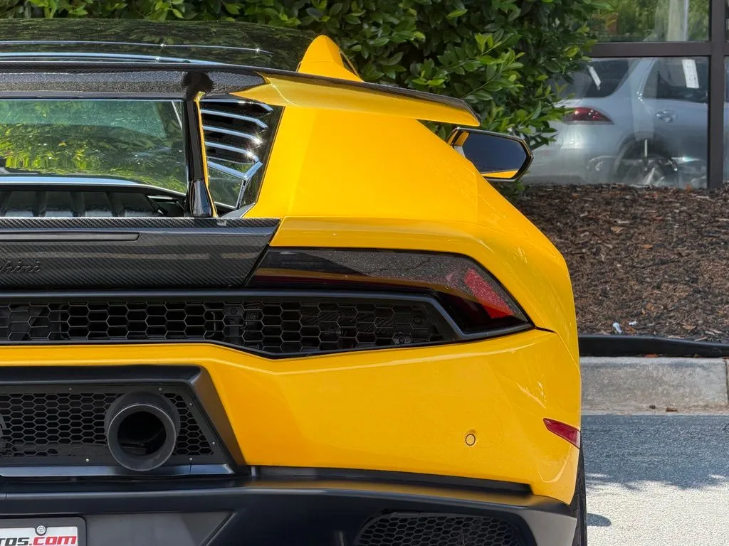 Lamborghini Huracan photo 16