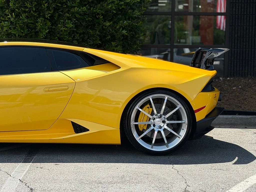 Lamborghini Huracan photo 11