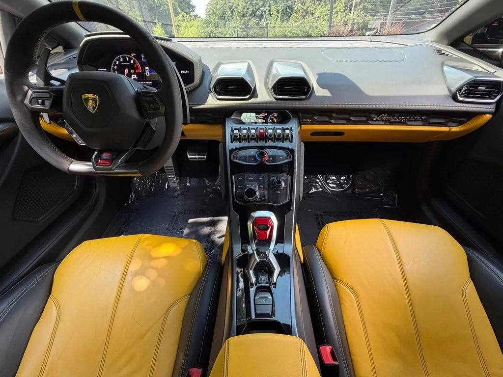 Lamborghini Huracan photo 35