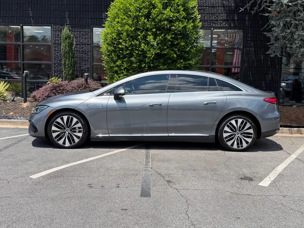 Mercedes-Benz EQE photo 8