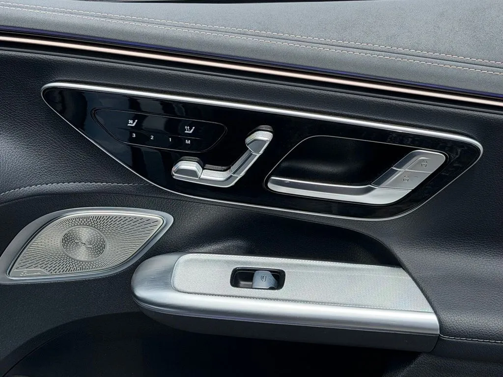 Mercedes-Benz EQE photo 34