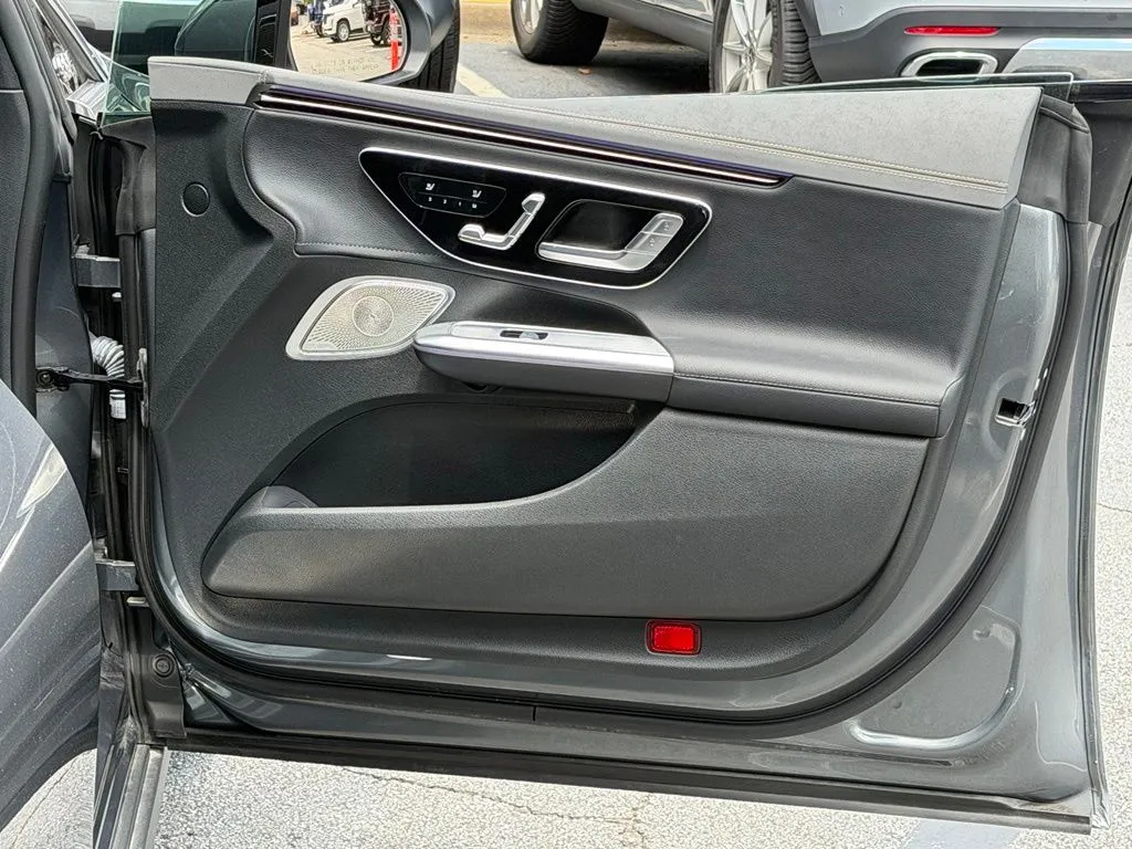 Mercedes-Benz EQE photo 33